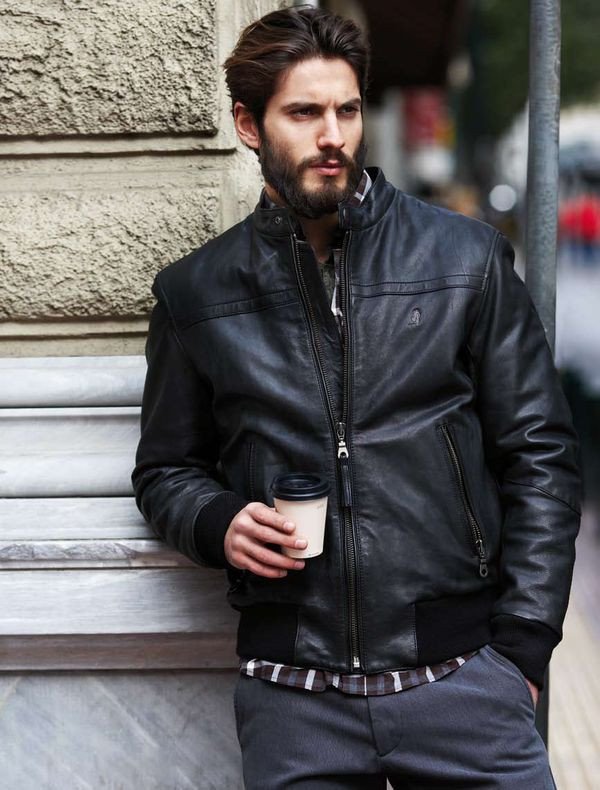 Λιώνει για χάρη του η διεθνής μόδα: Ο καλλονός personal trainer της Αθήνας που διαπρέπει και στις πασαρέλες [εικόνες] | iefimerida.gr 9