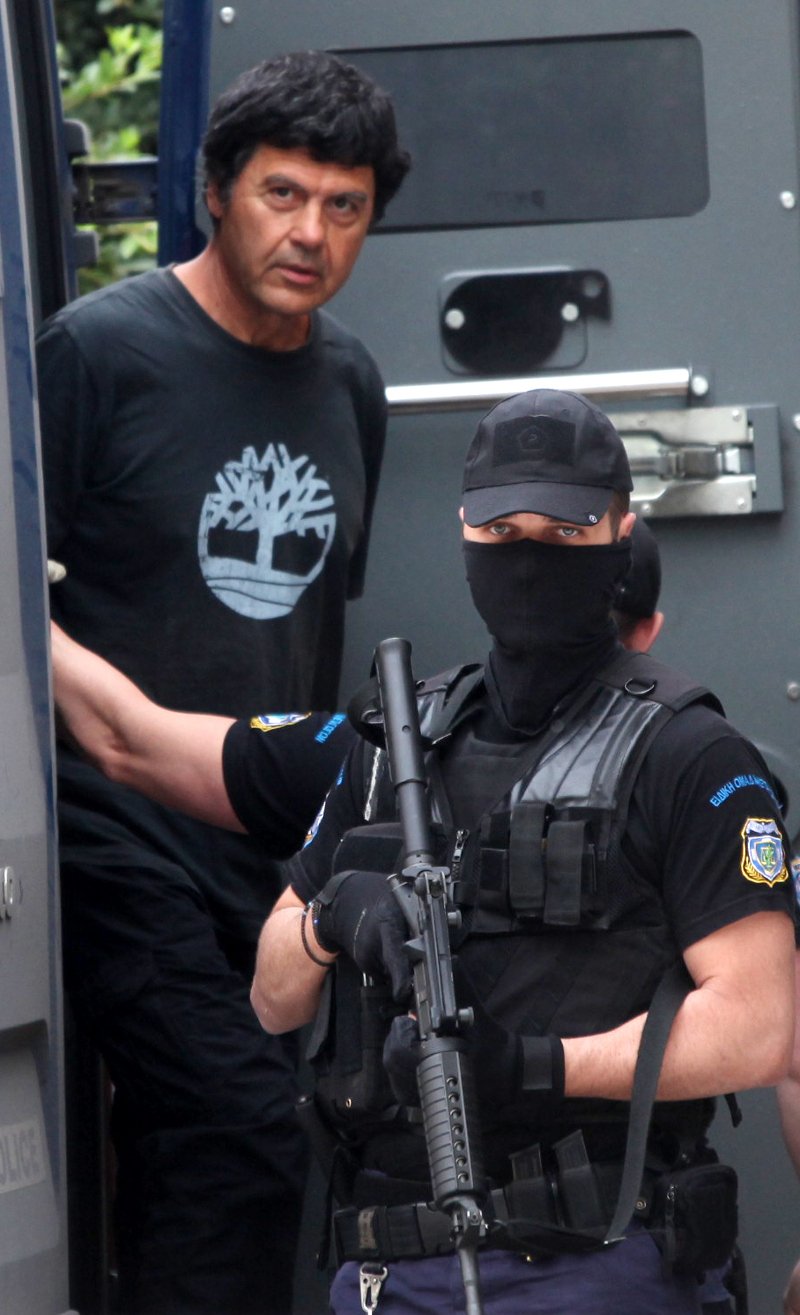 Το νέο λουκ του Χριστόδουλου Ξηρού και τα όσα απίστευτα είπε για να πάρει αναβολή [εικόνες] | iefimerida.gr 0