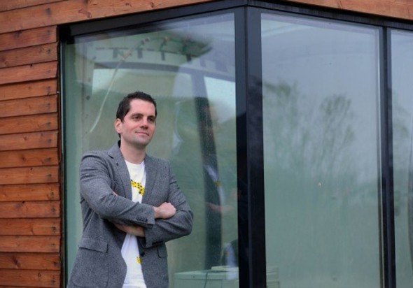 Ο αρχιτέκτονας που έχτισε σπίτι από... νερό – Φέρνει επανάσταση στον τομέα της οικοδομικής [εικόνες] | iefimerida.gr 1