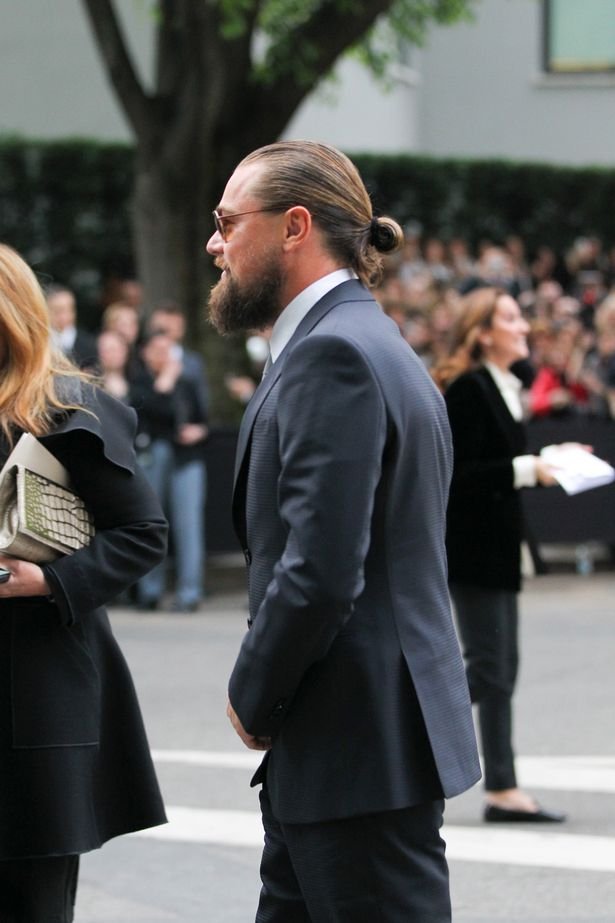 Ο Λεονάρντο Ντι Κάπριο με γενειάδα και κότσο [εικόνες] | iefimerida.gr 1