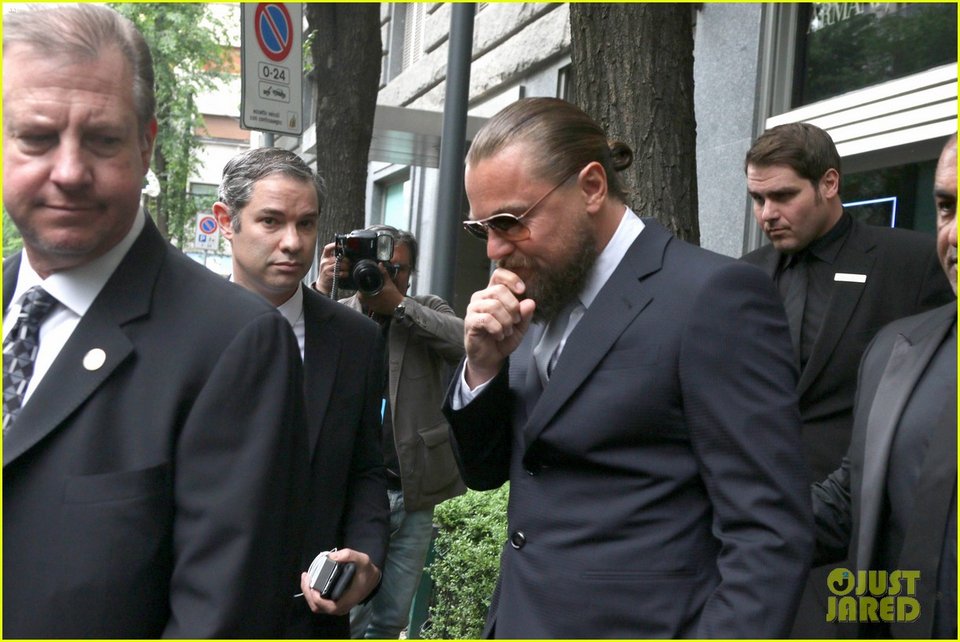 Ο Λεονάρντο Ντι Κάπριο με γενειάδα και κότσο [εικόνες] | iefimerida.gr 2