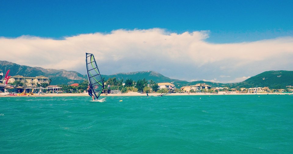 Telegraph: Γιατί ξεχωρίζουν 9 ελληνικά νησιά - Κεφαλλονιά για ηρεμία, Χίος για οικονομία, Λευκάδα για σπορ [εικόνες] | iefimerida.gr 6