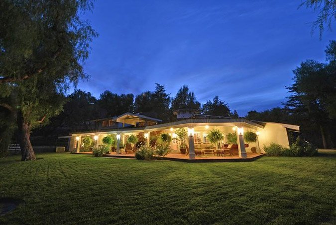 H νέα τρέλα της Μάιλι Σάιρους – Δείτε τι αγόρασε με 4 εκατομμύρια δολάρια [εικόνες]  | iefimerida.gr 6