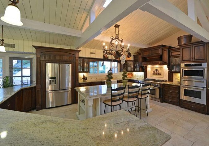 H νέα τρέλα της Μάιλι Σάιρους – Δείτε τι αγόρασε με 4 εκατομμύρια δολάρια [εικόνες]  | iefimerida.gr 1