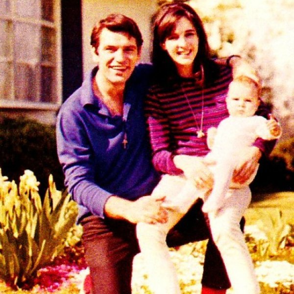 Αυτή είναι η μητέρα του Αλκη Κούρκουλου – Η πρώτη γυναίκα του Νίκου [εικόνα] | iefimerida.gr 1