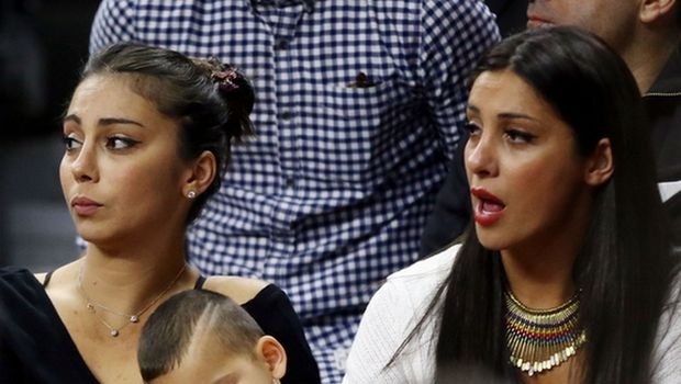 Ο γιος κοιμόταν και ο μπαμπάς Σπανούλης οργίαζε – Η στοργική αγκαλιά στον μικρό στο τέλος [εικόνες & βίντεο] | iefimerida.gr 1