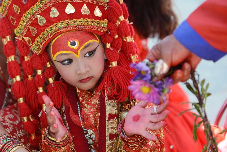 Το Νεπάλ προσεύχεται στις Kumari: Οι επίγειες θεότητες που είναι μόλις 6 ετών [εικόνες] | iefimerida.gr 7
