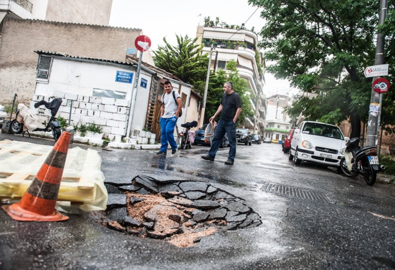 «Βούλιαξε» η Αθήνα από την νεροποντή -Δρόμοι ποτάμια και αιφνιδιασμένοι πεζοί που έτρεχαν να... σωθούν [εικόνες] | iefimerida.gr 8