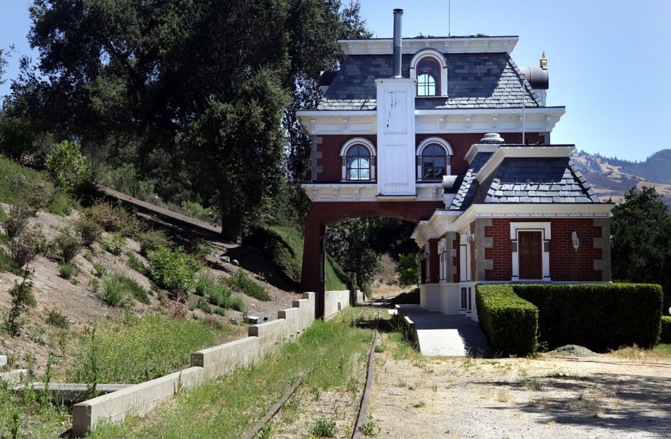 Μέσα στη Neverland: Το απίθανο ράντσο του Μάικλ Τζάκσον, που πουλιέται για 100 εκατ. δολάρια [εικόνες] | iefimerida.gr 13