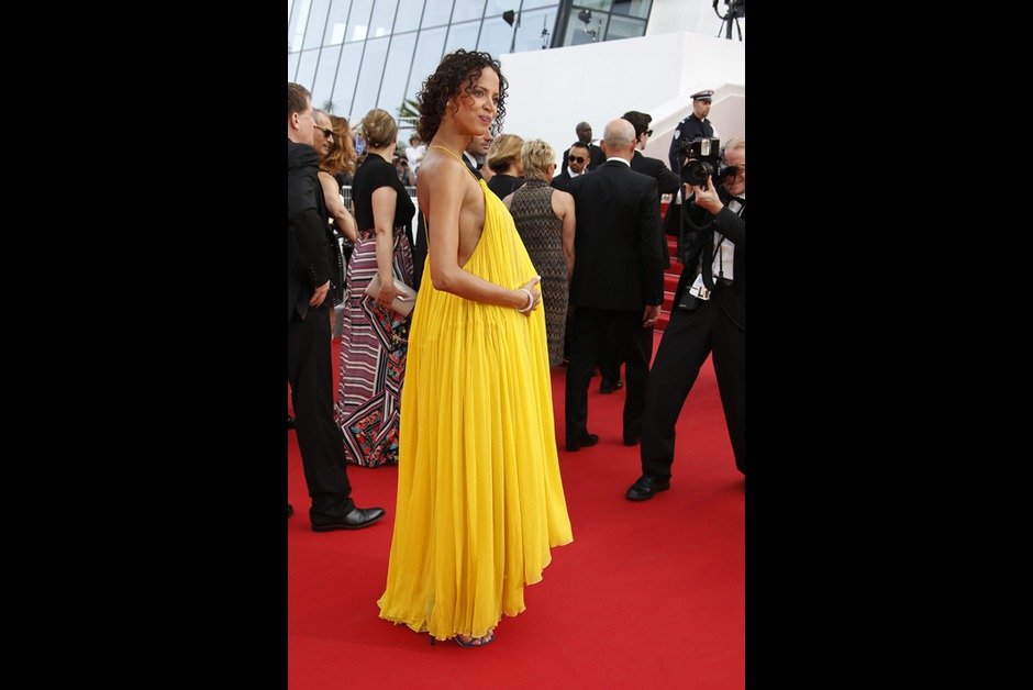 Η πιο σέξι έγκυος εμφανίστηκε στις Κάννες [εικόνες] | iefimerida.gr 4