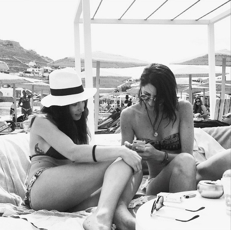 Η φωτογραφία της Οικονομάκου με το σέξι μαγιό των 9.000 likes -«Εσπασε» το Instagram [εικόνες] | iefimerida.gr 1