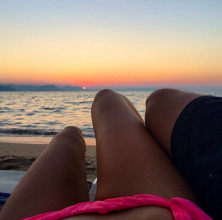 Η σέξι ΟΝΝΕΔίτισσα γκρεμίζει το ίντερνετ -Με μαγιό, εσώρουχα, τόπλες [εικόνες] | iefimerida.gr 6