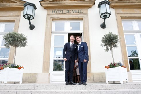 Παντρεύτηκε τον σύντροφό του ο πρωθυπουργός του Λουξεμβούργου [εικόνες] | iefimerida.gr 1