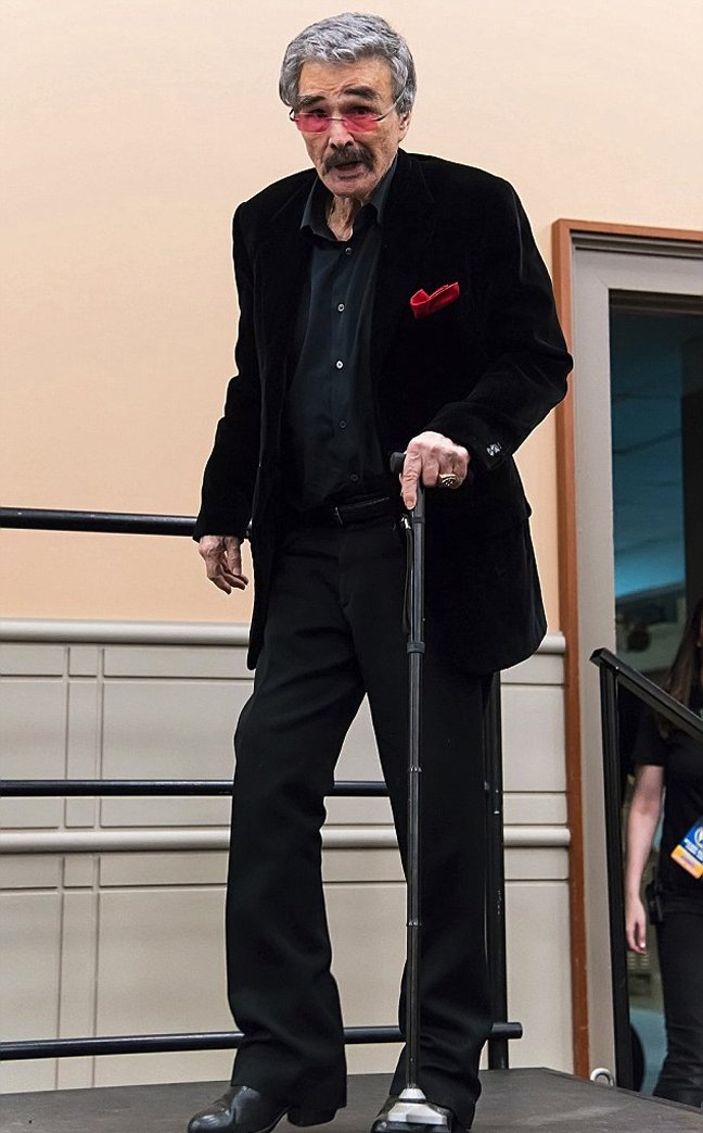 Γέρασε πολύ ο Μπαρτ Ρέινολντς: Αγνώριστος και καταπονημένος [εικόνες] | iefimerida.gr 0