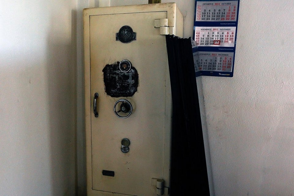 Το Reuters μέσα στα εργοστάσια-φαντάσματα της Ελλάδας της κρίσης [εικόνες] | iefimerida.gr 5