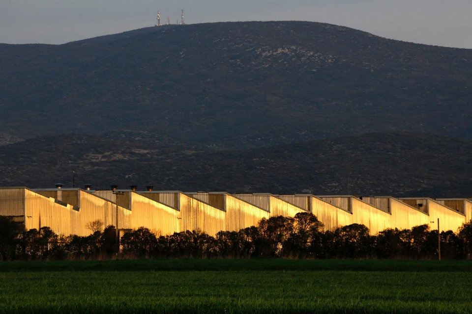 Το Reuters μέσα στα εργοστάσια-φαντάσματα της Ελλάδας της κρίσης [εικόνες] | iefimerida.gr 8