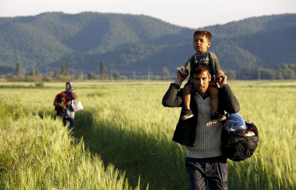 Το Reuters ακολουθεί τους μετανάστες: Η φυγή από την Ελλάδα στην Ευρώπη [εικόνες] | iefimerida.gr 0