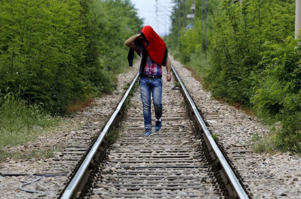 Το Reuters ακολουθεί τους μετανάστες: Η φυγή από την Ελλάδα στην Ευρώπη [εικόνες] | iefimerida.gr 1