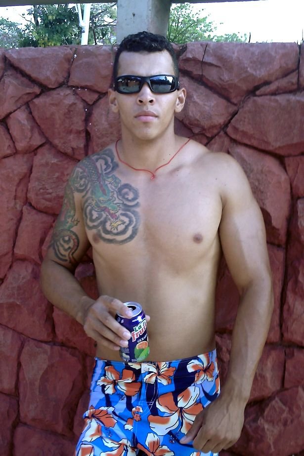 Εκανε ενέσεις λαδιού για να «φουσκώσει» και πήγε να πεθάνει [εικόνες] | iefimerida.gr 4