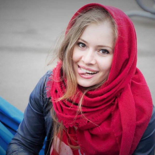 Διαμαρτυρία, αλλιώς -Ρωσίδες βγάζουν selfie με γκριμάτσες, για την 17χρονη που έκλαιγε γιατί την πάντρεψαν με 50άρη [εικόνες] | iefimerida.gr 6