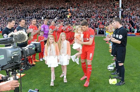 Συγκλονιστικό «αντίο» στον Στίβεν Τζέραρντ από την Λίβερπουλ στο «Ανφιλντ» [εικόνες & βίντεο] | iefimerida.gr 0