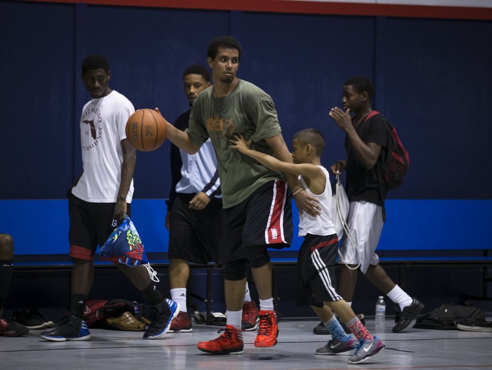 Ο 13χρονος παιδί-θαύμα: Κοντός αλλά... μάγος με την μπάλα [εικόνες & βίντεο] | iefimerida.gr 3