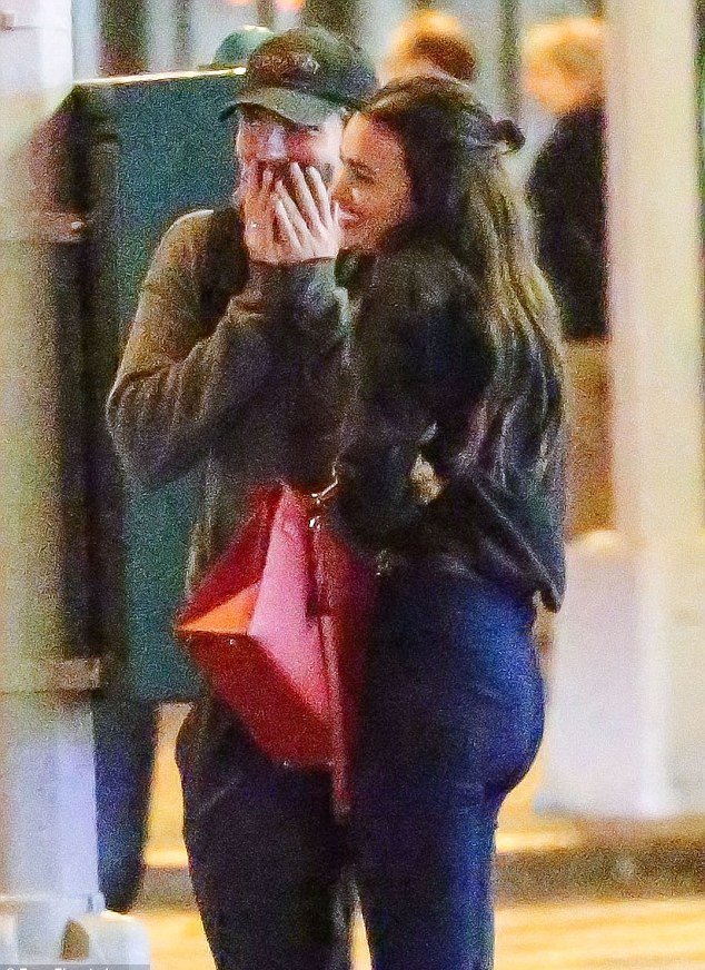 Η Σάικ βρήκε τον αντικαταστάτη του Ρονάλντο -Λιώνει με τα φιλιά του Μπράντλεϊ Κούπερ [εικόνες] | iefimerida.gr 6