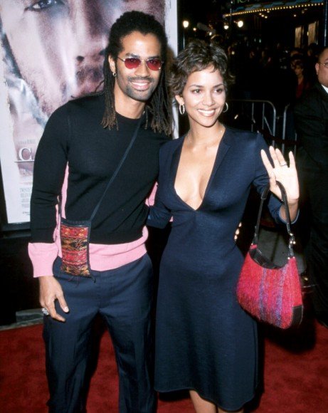 Ιστορίες απιστίας: 10 συν 1 διάσημες που έφαγαν πολύ κέρατο [εικόνες] | iefimerida.gr 1