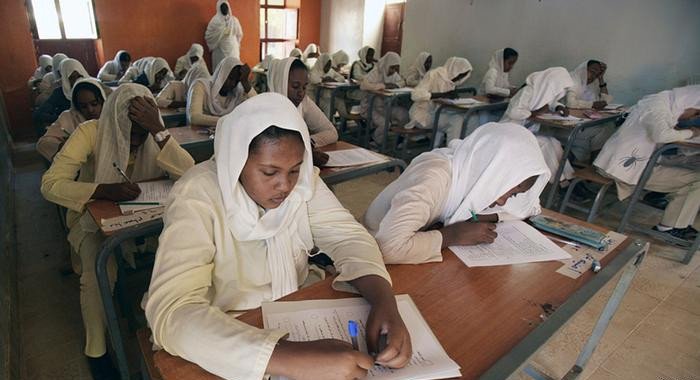 Τα σχολεία του κόσμου -Από τα χωράφια και τα πάρκα, έως τις αίθουσες με tablet και ίντερνετ [εικόνες] | iefimerida.gr 8