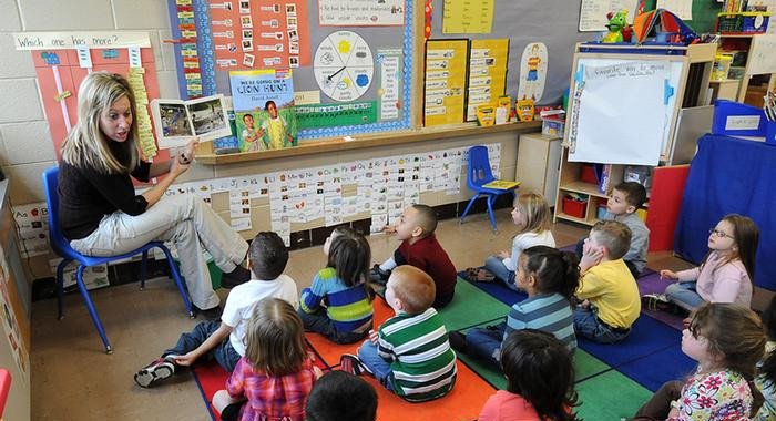 Τα σχολεία του κόσμου -Από τα χωράφια και τα πάρκα, έως τις αίθουσες με tablet και ίντερνετ [εικόνες] | iefimerida.gr 3