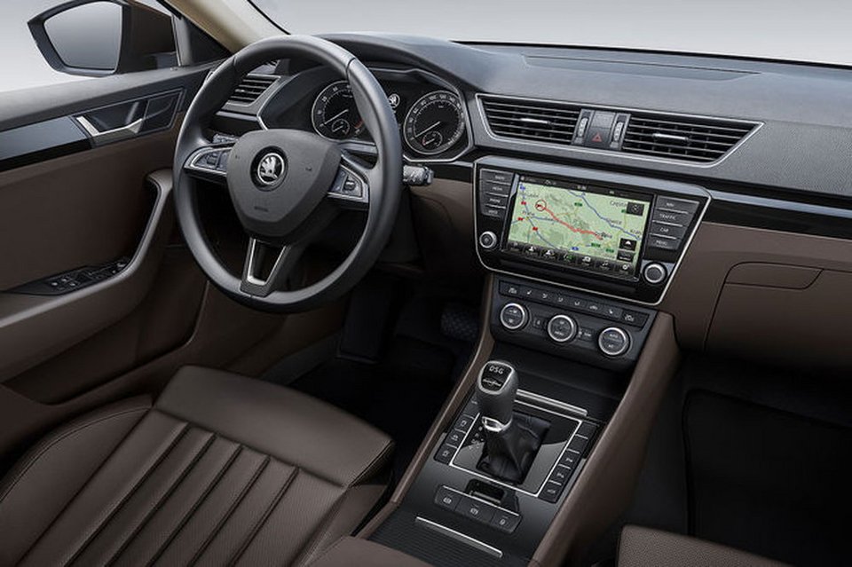 Νέο Skoda Superb: αναβαθμισμένο, σούπερ άνετο και high tech [βίντεο] | iefimerida.gr 4