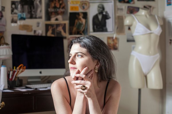 Νέα τάση: Οι γυναίκες παρατάνε τα στρινγκ και προτιμούν τα εσώρουχα της γιαγιάς [εικόνες] | iefimerida.gr 2