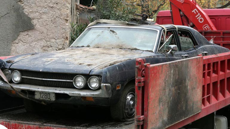 Τα δέκα πολυτελή αυτοκίνητα του τέως που σάπιζαν στο Τατόι [εικόνες] | iefimerida.gr 4