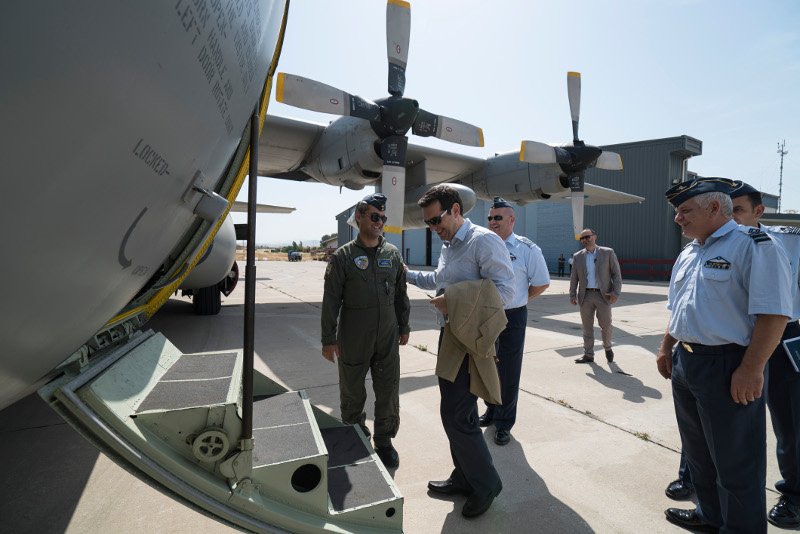 Το επίπονο ταξίδι με το C-130 στη Ρίγα: Το κολατσιό στο αλουμινόχαρτο και οι ωτοασπίδες [εικόνες] | iefimerida.gr 3