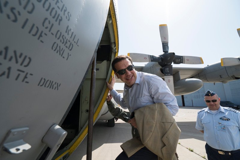 Το επίπονο ταξίδι με το C-130 στη Ρίγα: Το κολατσιό στο αλουμινόχαρτο και οι ωτοασπίδες [εικόνες] | iefimerida.gr 4