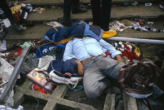 Ο τελικός της ντροπής - Οταν το Κύπελλο Πρωταθλητριών βάφτηκε με αίμα [εικόνες & βίντεο] | iefimerida.gr 0