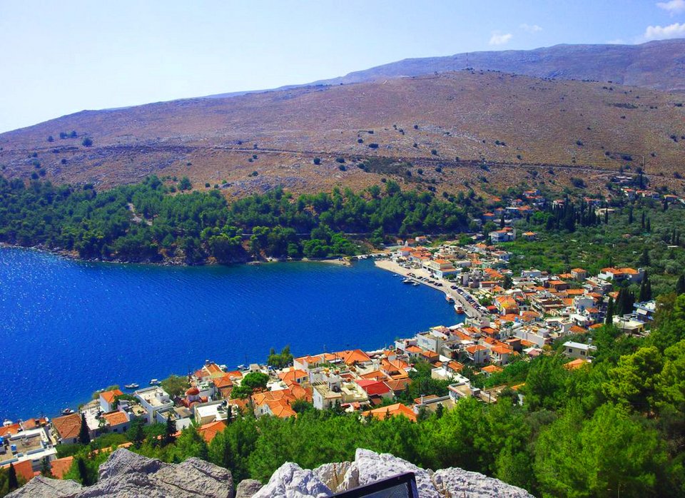 Telegraph: Γιατί ξεχωρίζουν 9 ελληνικά νησιά - Κεφαλλονιά για ηρεμία, Χίος για οικονομία, Λευκάδα για σπορ [εικόνες] | iefimerida.gr 5