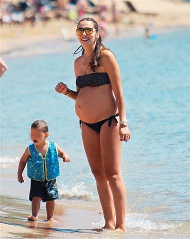 Εγκυος σε φόρμα: Η Ολυμπία Χοψονίδου στον 7ο μήνα με μπικίνι [εικόνες] | iefimerida.gr 0