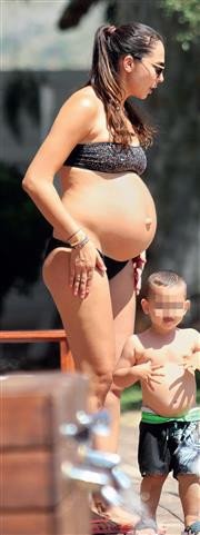 Εγκυος σε φόρμα: Η Ολυμπία Χοψονίδου στον 7ο μήνα με μπικίνι [εικόνες] | iefimerida.gr 1