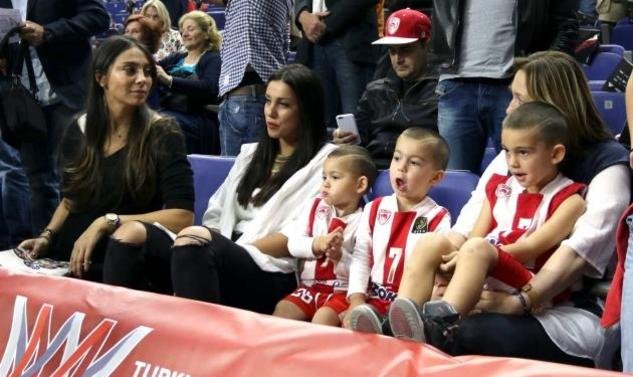 Ολυμπία Χοψονίδου, η πανέμορφη σύζυγος που έκλαψε για τον Βασίλη Σπανούλη [εικόνες] | iefimerida.gr 1