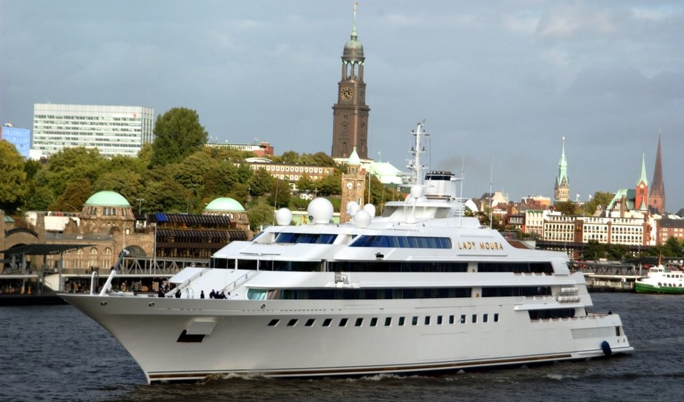 Η απόλυτη «κόντρα» των πλουσίων - Τα χλιδάτα γιοτ που μαζεύτηκαν στη Γαλλική Ριβιέρα αυτές τις ημέρες [εικόνες] | iefimerida.gr 3