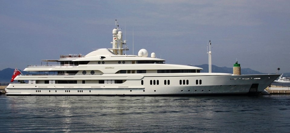 Η απόλυτη «κόντρα» των πλουσίων - Τα χλιδάτα γιοτ που μαζεύτηκαν στη Γαλλική Ριβιέρα αυτές τις ημέρες [εικόνες] | iefimerida.gr 6