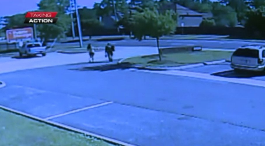 Η πινακίδα που έβαλε Ελληνίδα εστιάτορας στο μαγαζί της και γονάτισε ολόκληρη την Αμερική [εικόνες & βίντεο] | iefimerida.gr 2