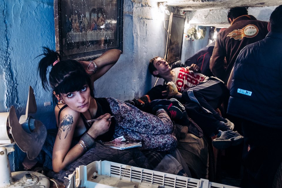 Το κορίτσι του υπονόμου: Εζησε και πέθανε σε τούνελ [εικόνες] | iefimerida.gr 7