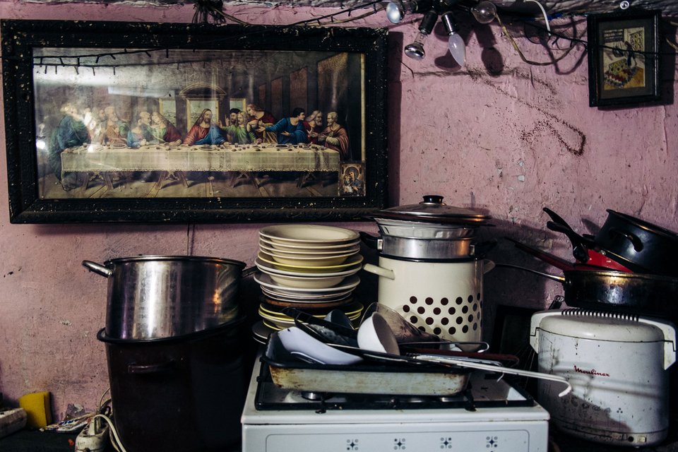 Το κορίτσι του υπονόμου: Εζησε και πέθανε σε τούνελ [εικόνες] | iefimerida.gr 2