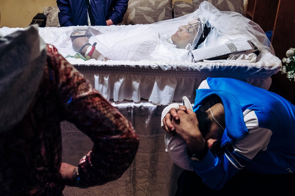 Το κορίτσι του υπονόμου: Εζησε και πέθανε σε τούνελ [εικόνες] | iefimerida.gr 8