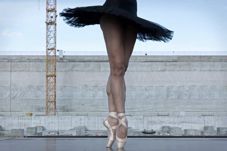 Xoρευτές της Λυρικής μέσα στο εργοτάξιο του Κέντρου Πολιτισμού Ιδρυμα Σταύρος Νιάρχος [εικόνες] | iefimerida.gr 2