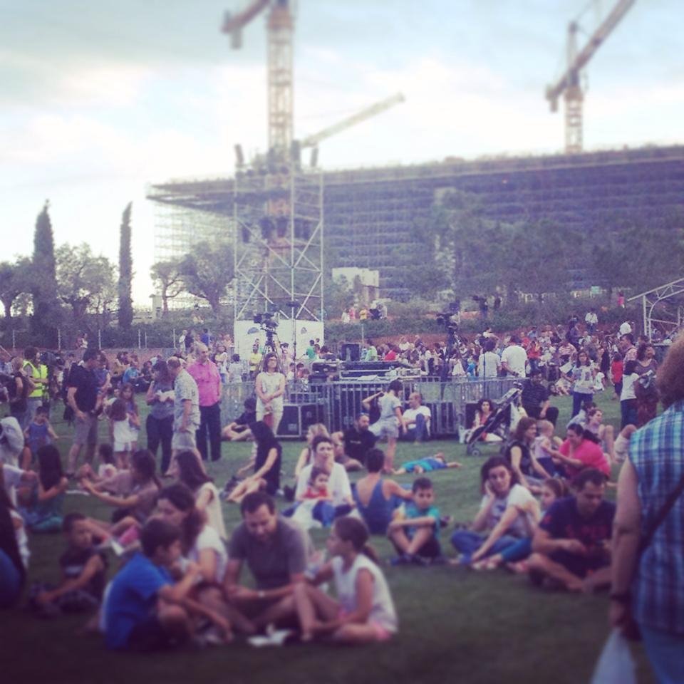 Δεν είναι το Central Park, είναι η Καλλιθέα: 10.200 άτομα χθες στο Πάρκο Σταύρος Νιάρχος [εικόνες] | iefimerida.gr 0