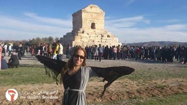 Οι γυναίκες στο Ιράν επαναστατούν: Πετούν τη μαντήλα, αναδεικνύουν την ομορφιά τους [εικόνες] | iefimerida.gr 12