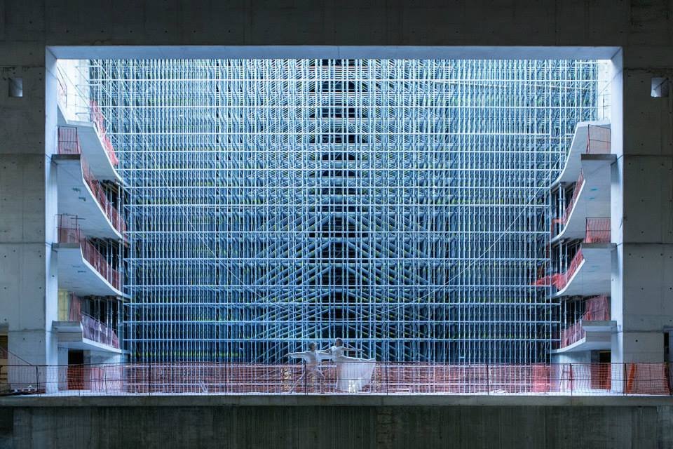 Xoρευτές της Λυρικής μέσα στο εργοτάξιο του Κέντρου Πολιτισμού Ιδρυμα Σταύρος Νιάρχος [εικόνες] | iefimerida.gr 0